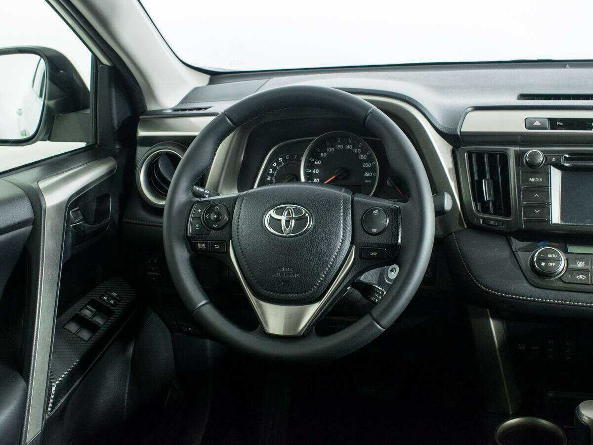 Toyota RAV4 с пробегом — 2013 год. Фото: #11