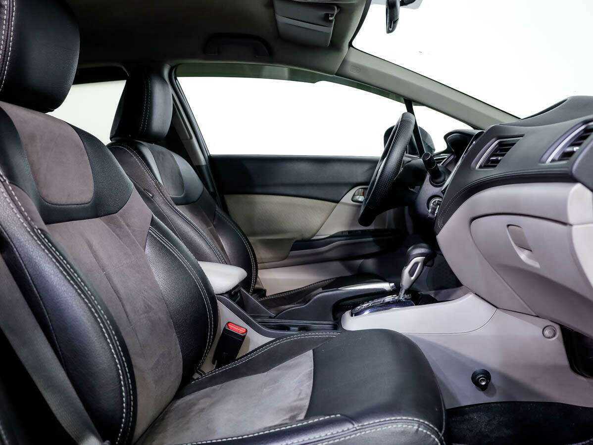 Honda Civic с пробегом — 2013 год. Фото: #12