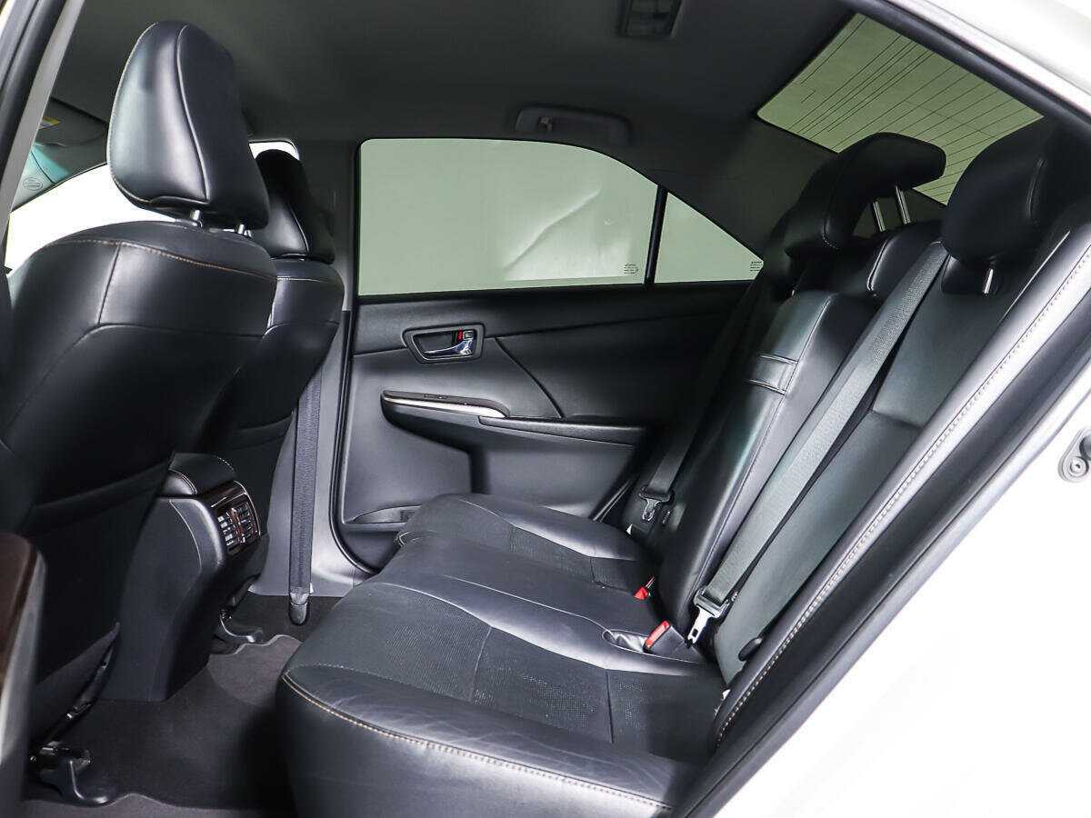 Toyota Camry с пробегом — 2017 год. Фото: #3