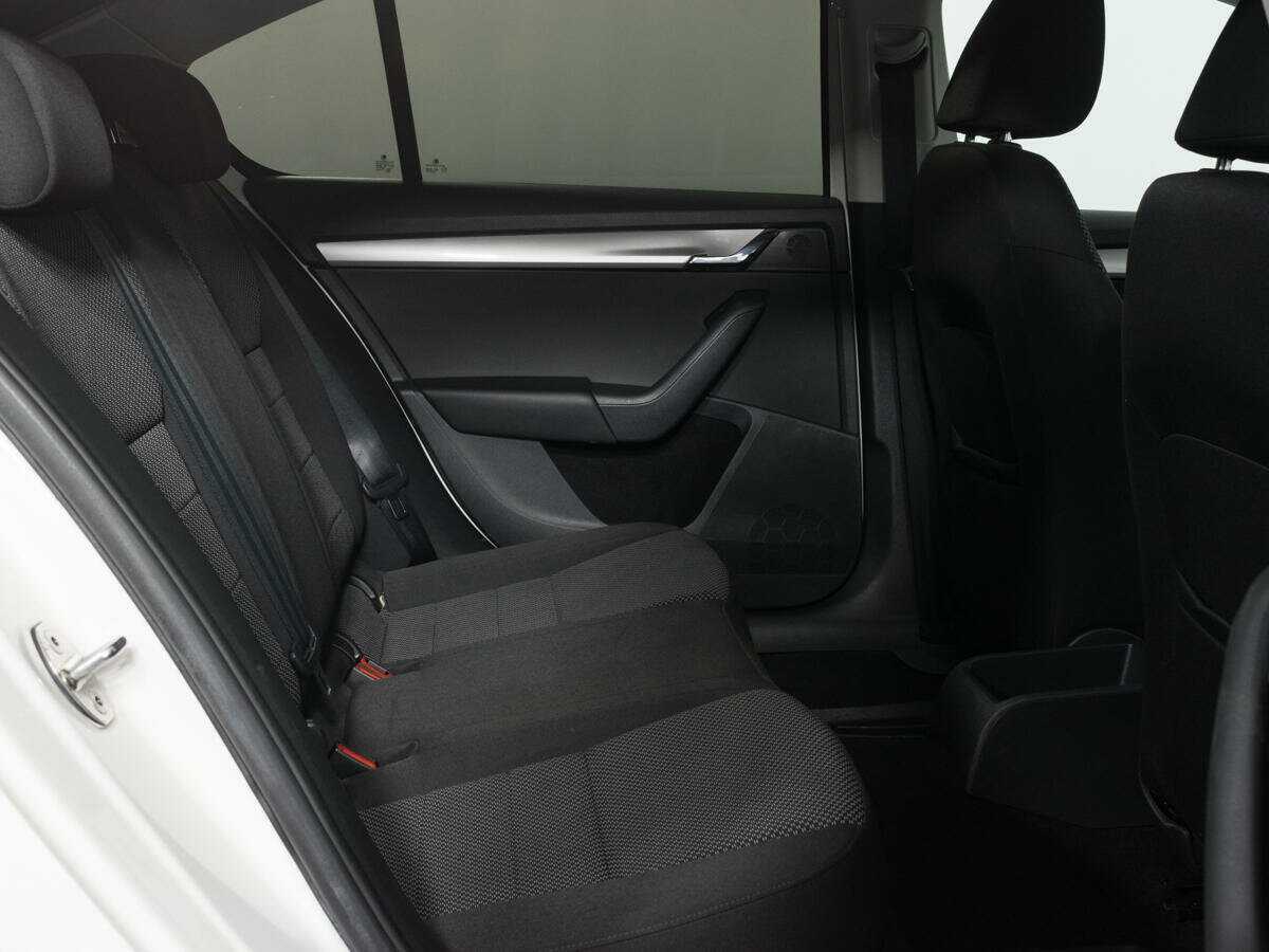 Skoda Octavia с пробегом — 2015 год. Фото: #6