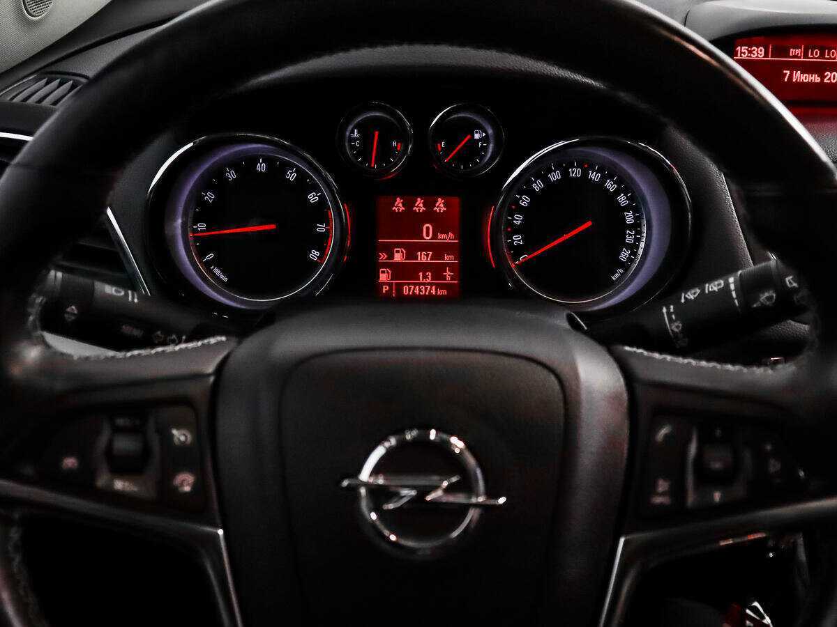 Opel Mokka с пробегом — 2013 год. Фото: #16