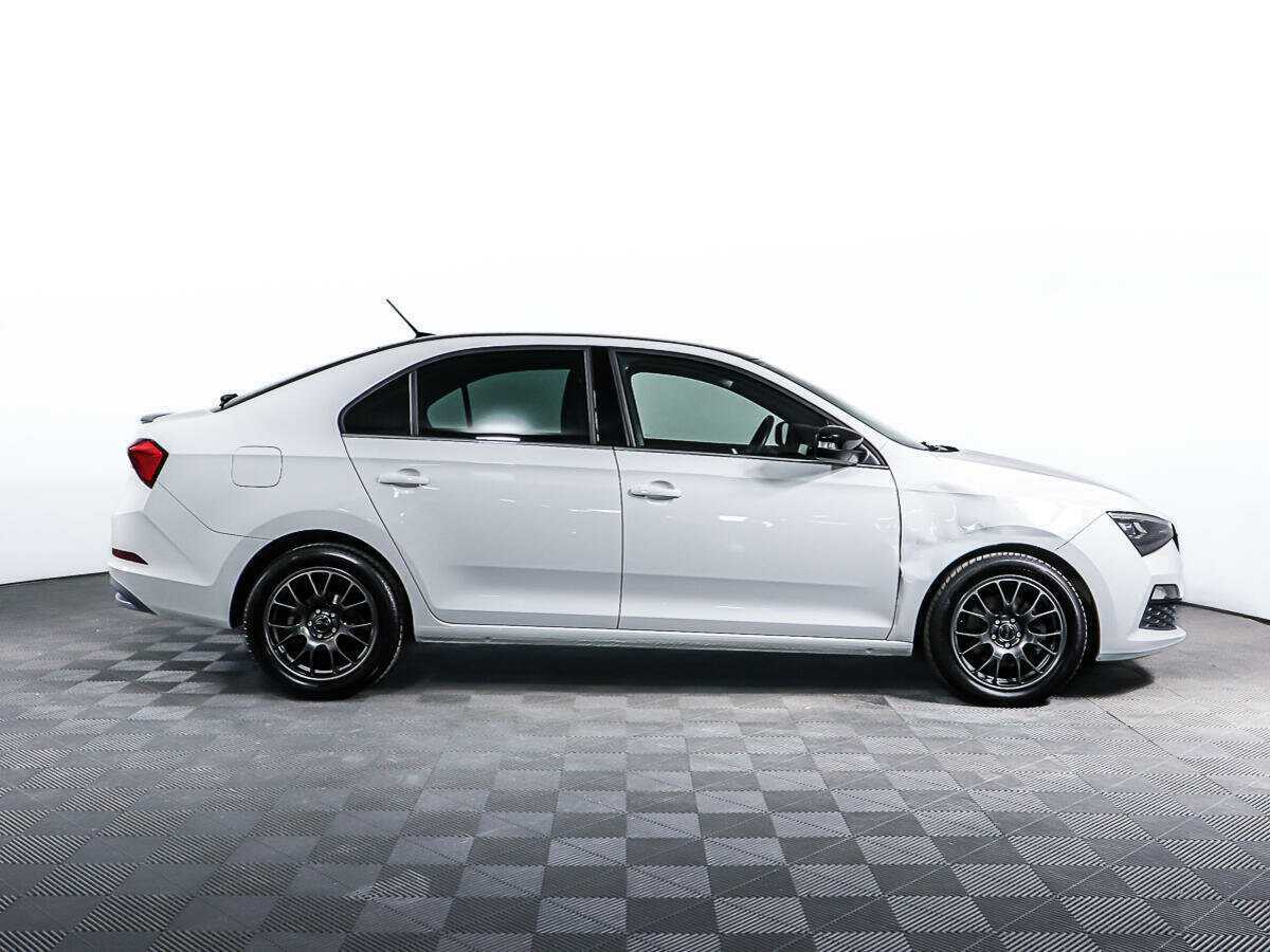 Skoda Rapid с пробегом — 2021 год. Фото: #3