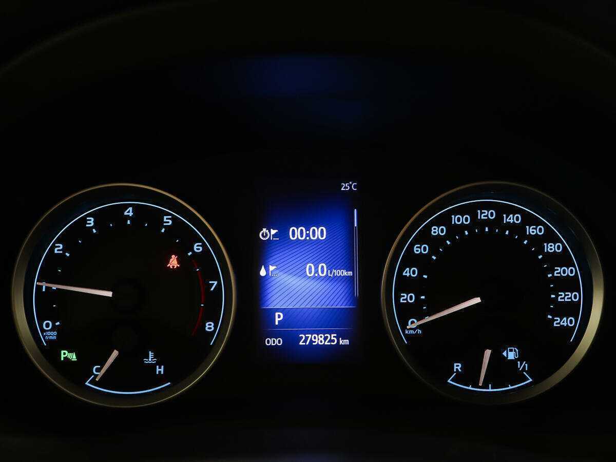 Toyota Corolla с пробегом — 2017 год. Фото: #11