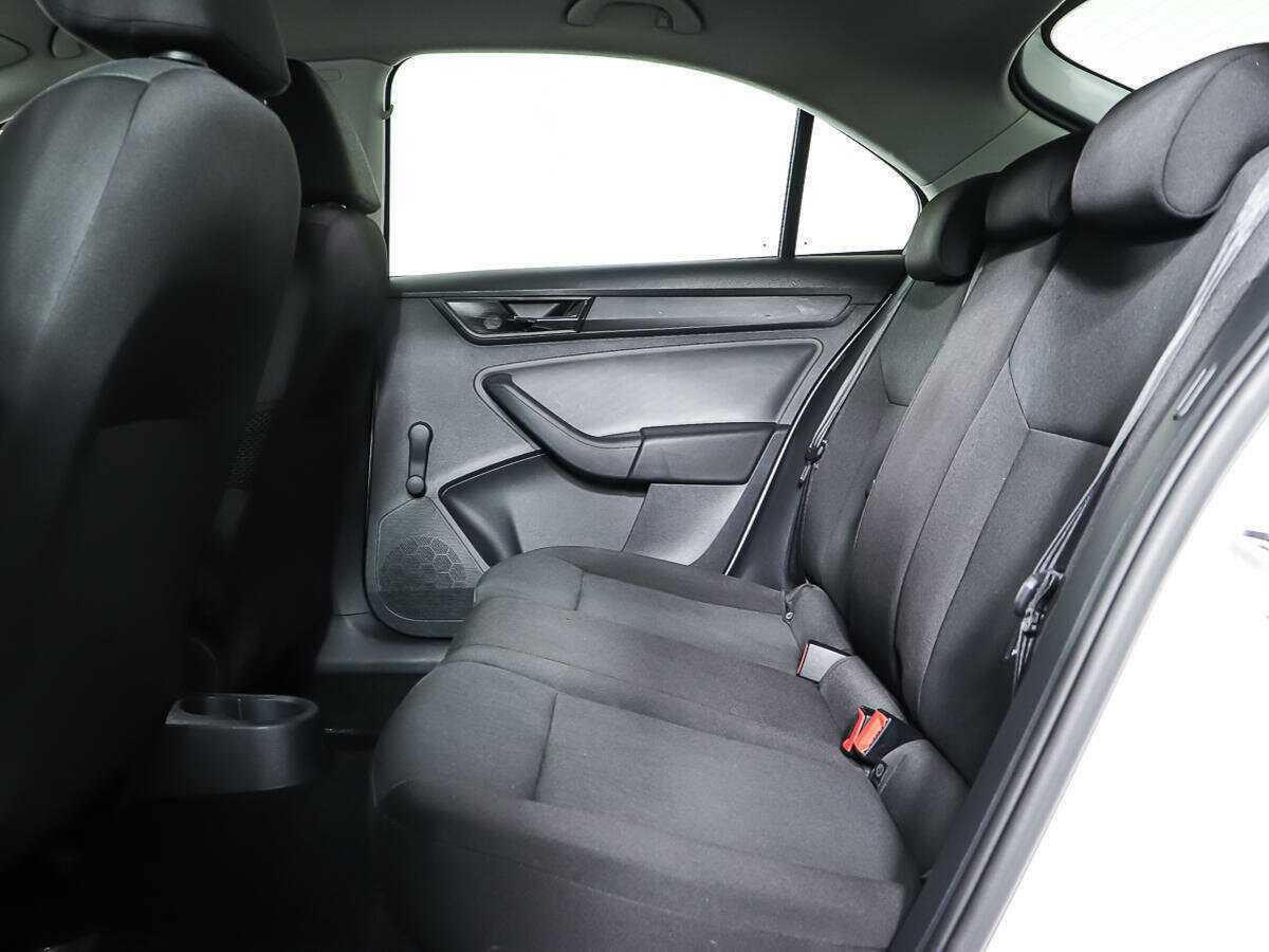 Skoda Rapid с пробегом — 2019 год. Фото: #9