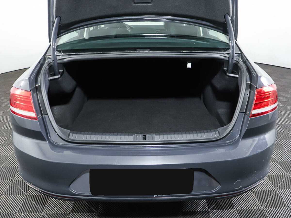 Volkswagen Passat с пробегом — 2017 год. Фото: #8