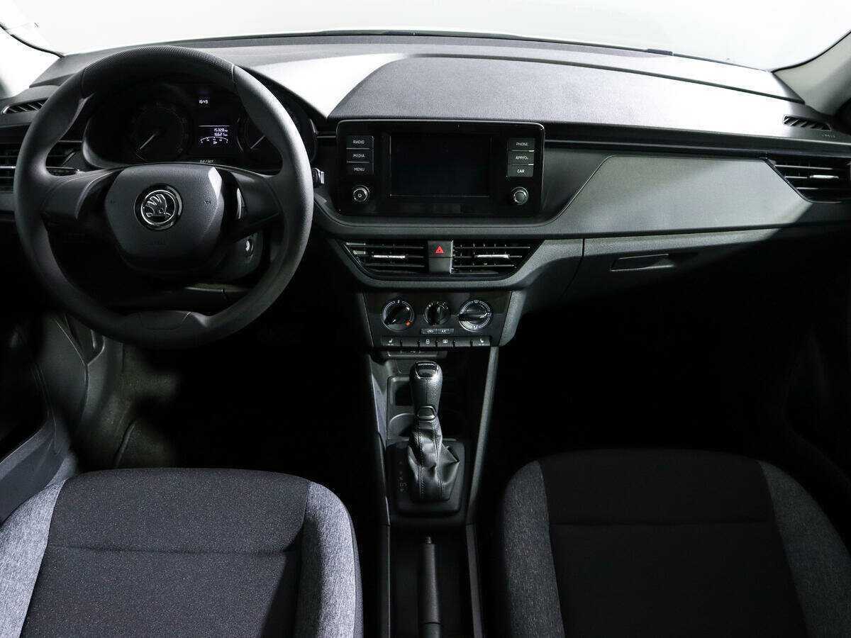 Skoda Rapid с пробегом — 2021 год. Фото: #11