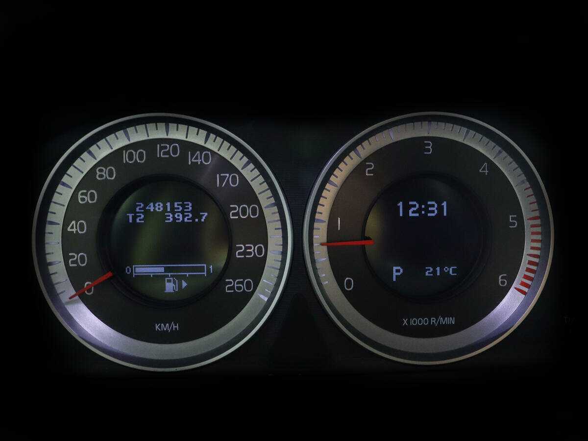 Volvo XC60 с пробегом — 2012 год. Фото: #10