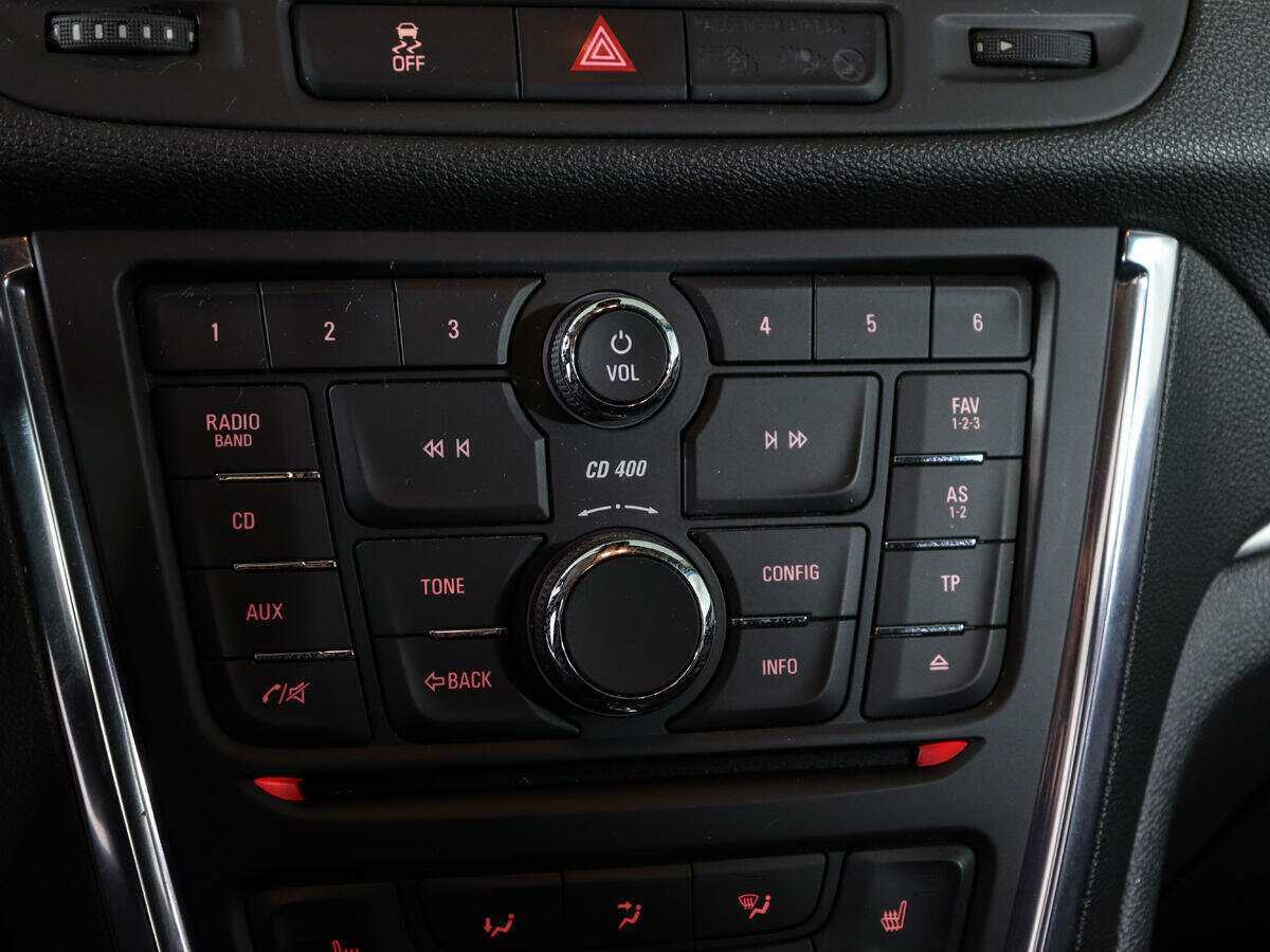 Opel Mokka с пробегом — 2012 год. Фото: #16