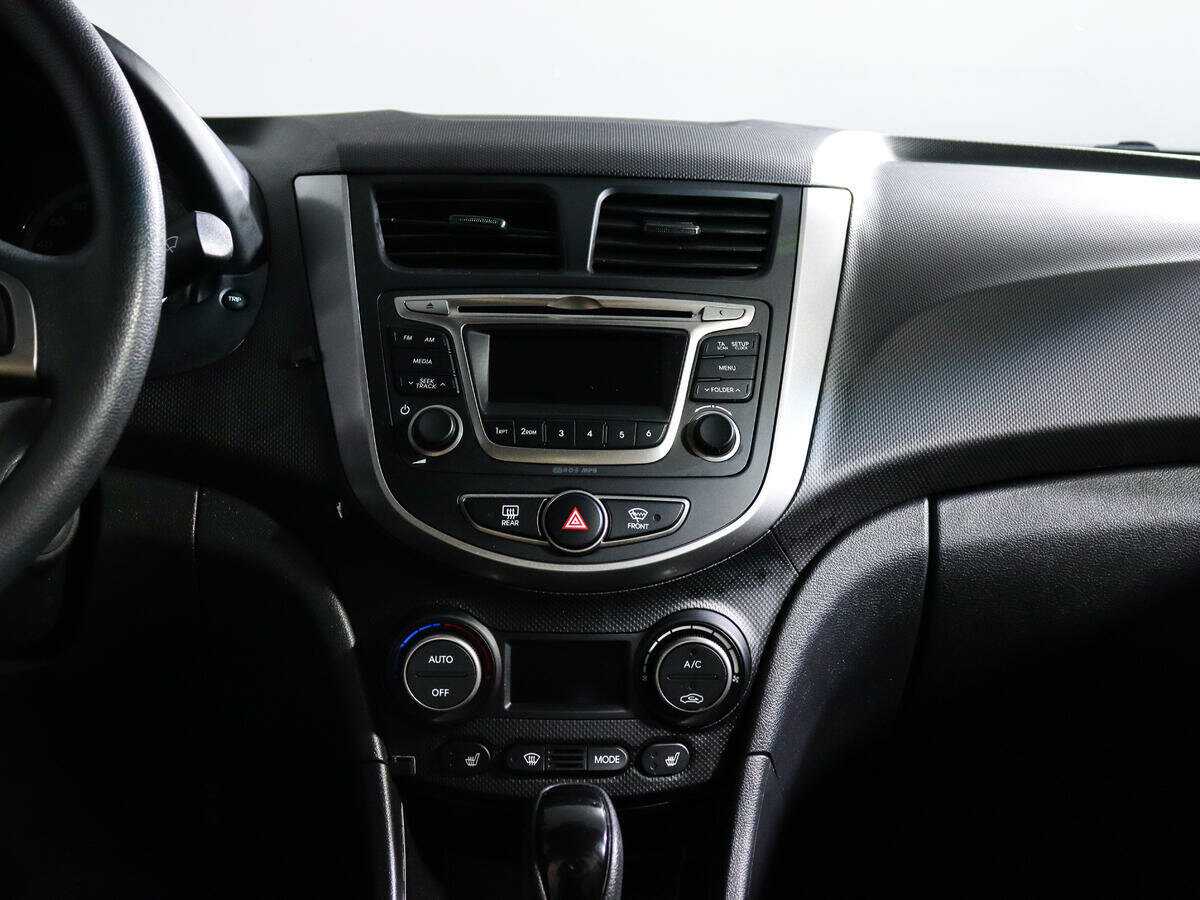 Hyundai Solaris с пробегом — 2016 год. Фото: #10