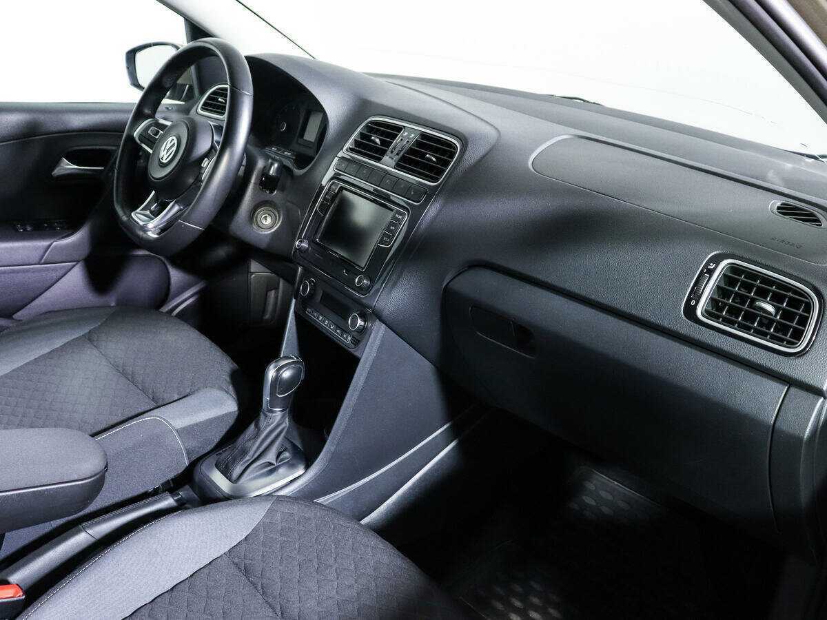 Volkswagen Polo с пробегом — 2019 год. Фото: #8