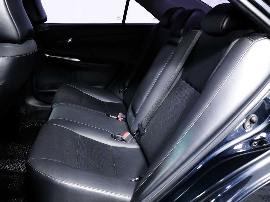 Toyota Camry с пробегом — 2015 год. Фото: #11