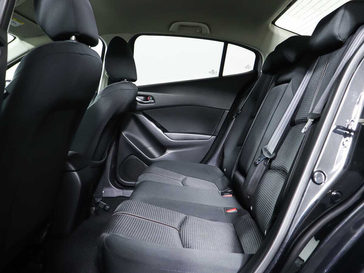 Mazda 3 с пробегом — 2017 год. Фото: #9