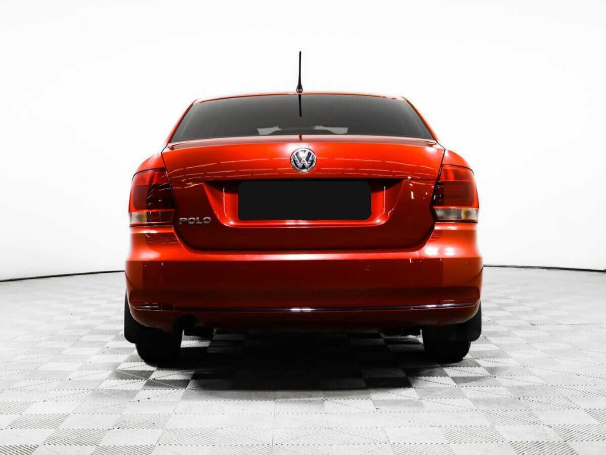 Volkswagen Polo с пробегом — 2015 год. Фото: #5