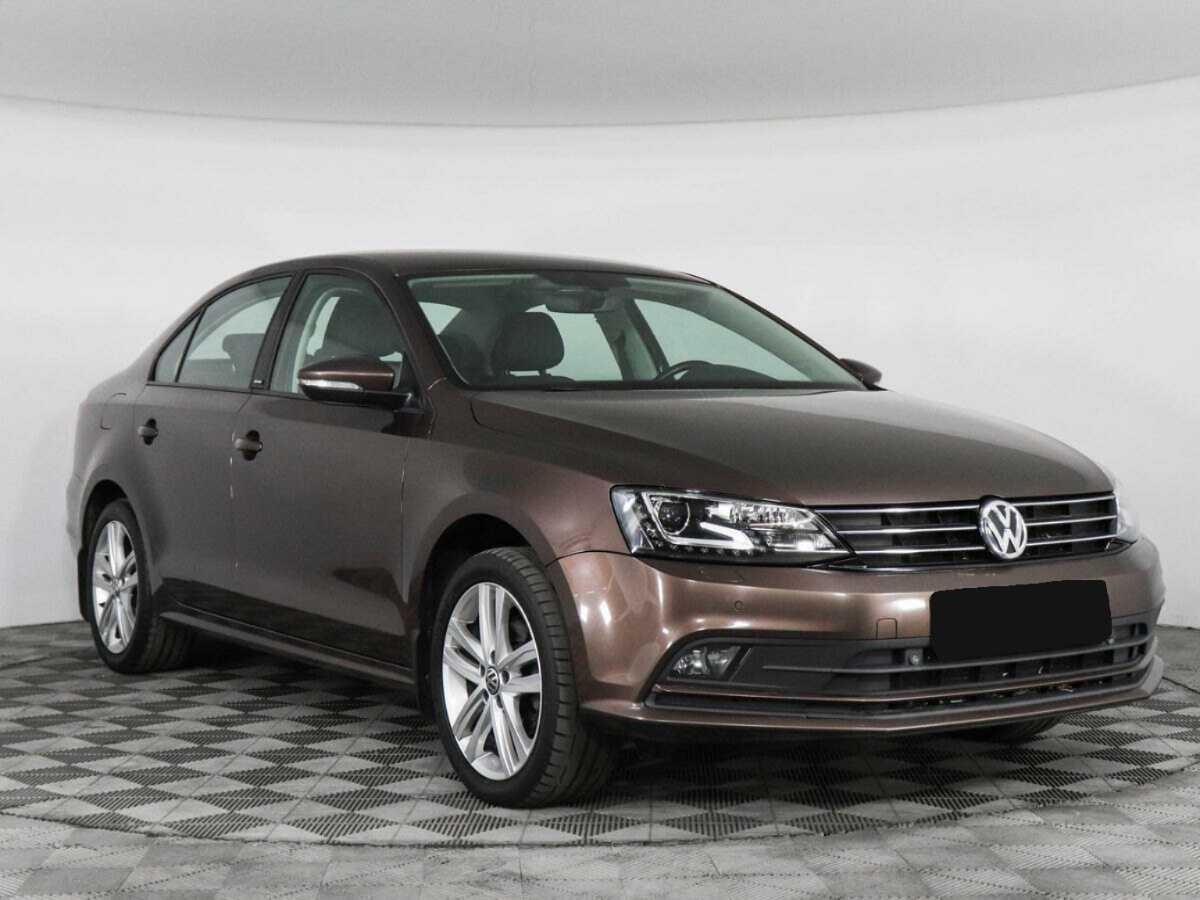 Volkswagen Jetta с пробегом — 2017 год. Фото: #2