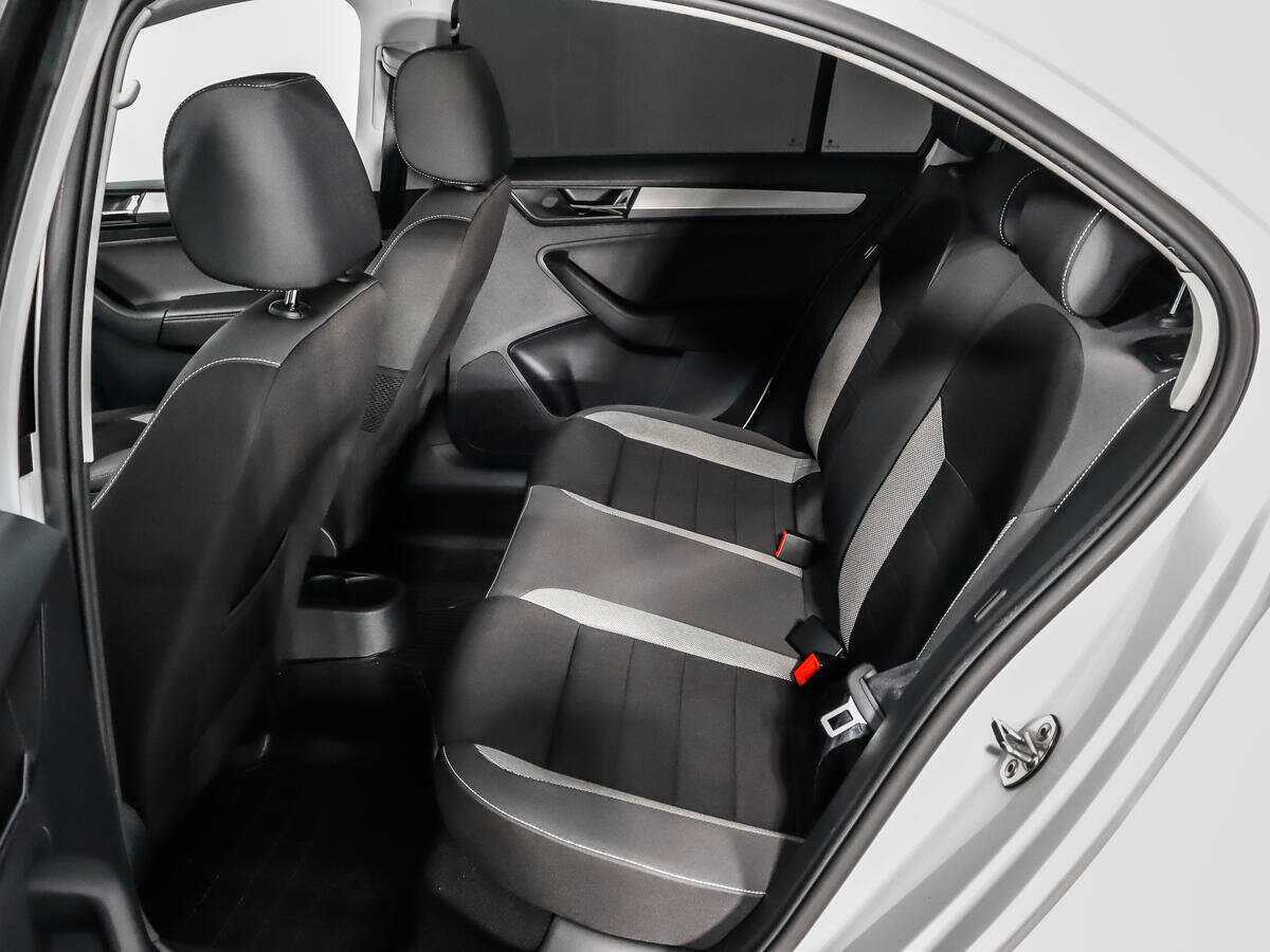 Skoda Rapid с пробегом — 2018 год. Фото: #9