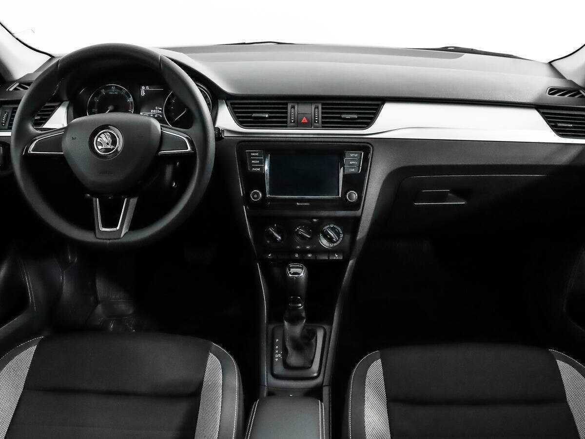 Skoda Rapid с пробегом — 2018 год. Фото: #11