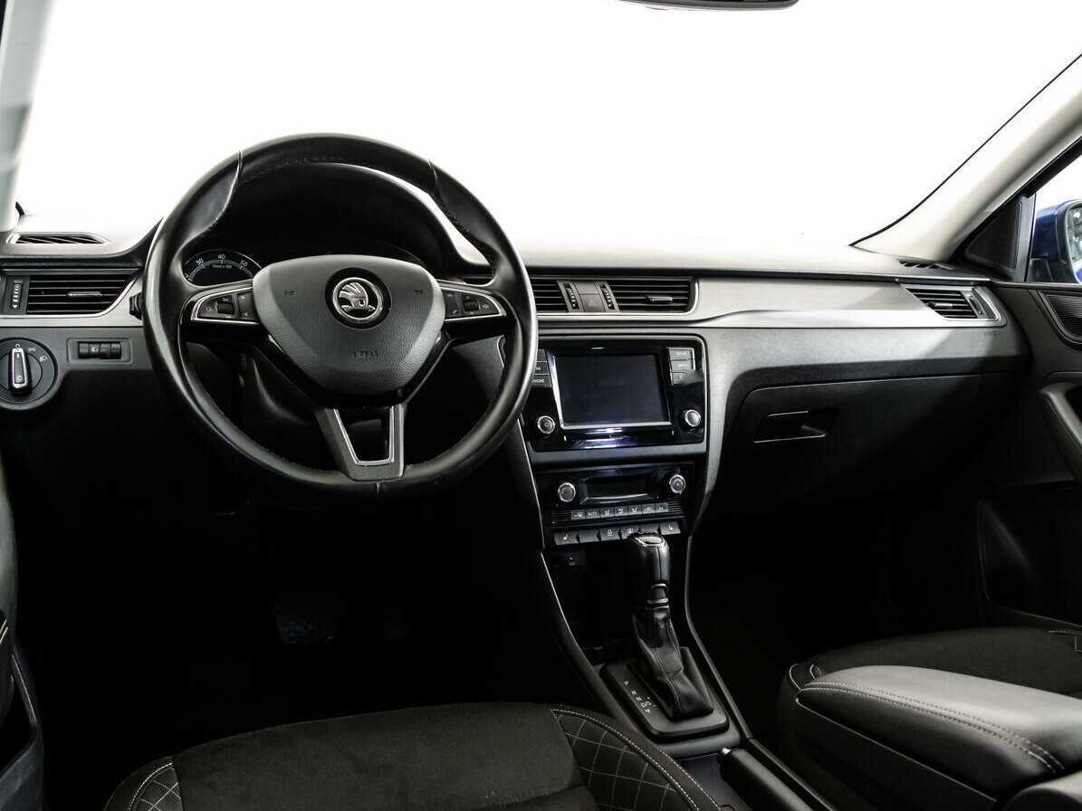 Skoda Rapid с пробегом — 2017 год. Фото: #9