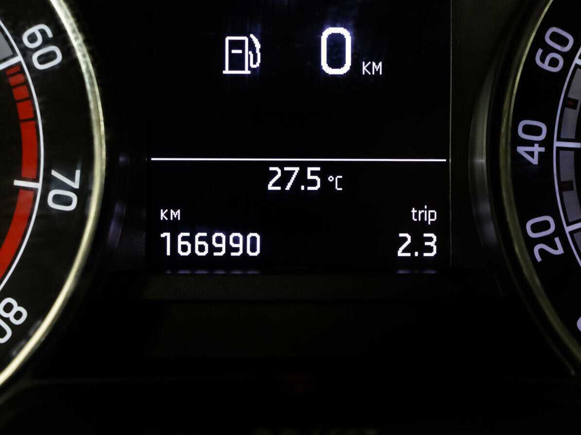 Skoda Rapid с пробегом — 2017 год. Фото: #12