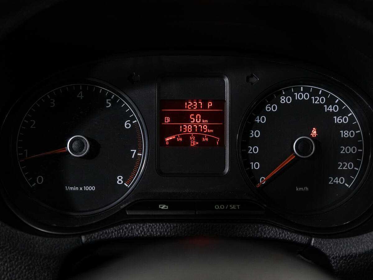 Volkswagen Polo с пробегом — 2014 год. Фото: #11