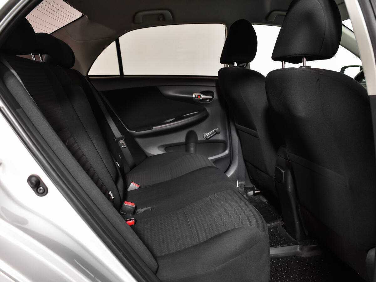 Toyota Corolla с пробегом — 2012 год. Фото: #9