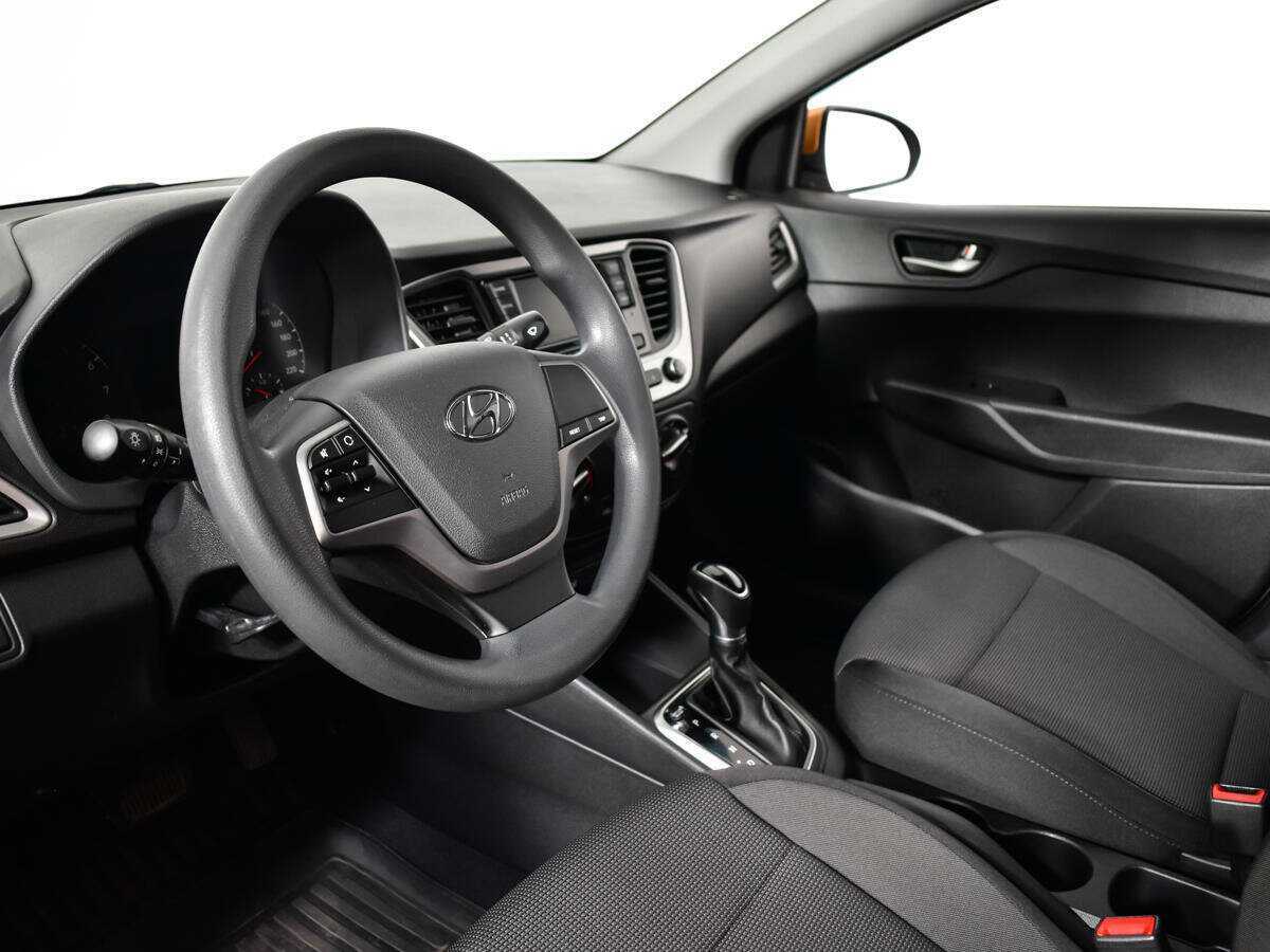 Hyundai Solaris с пробегом — 2017 год. Фото: #10