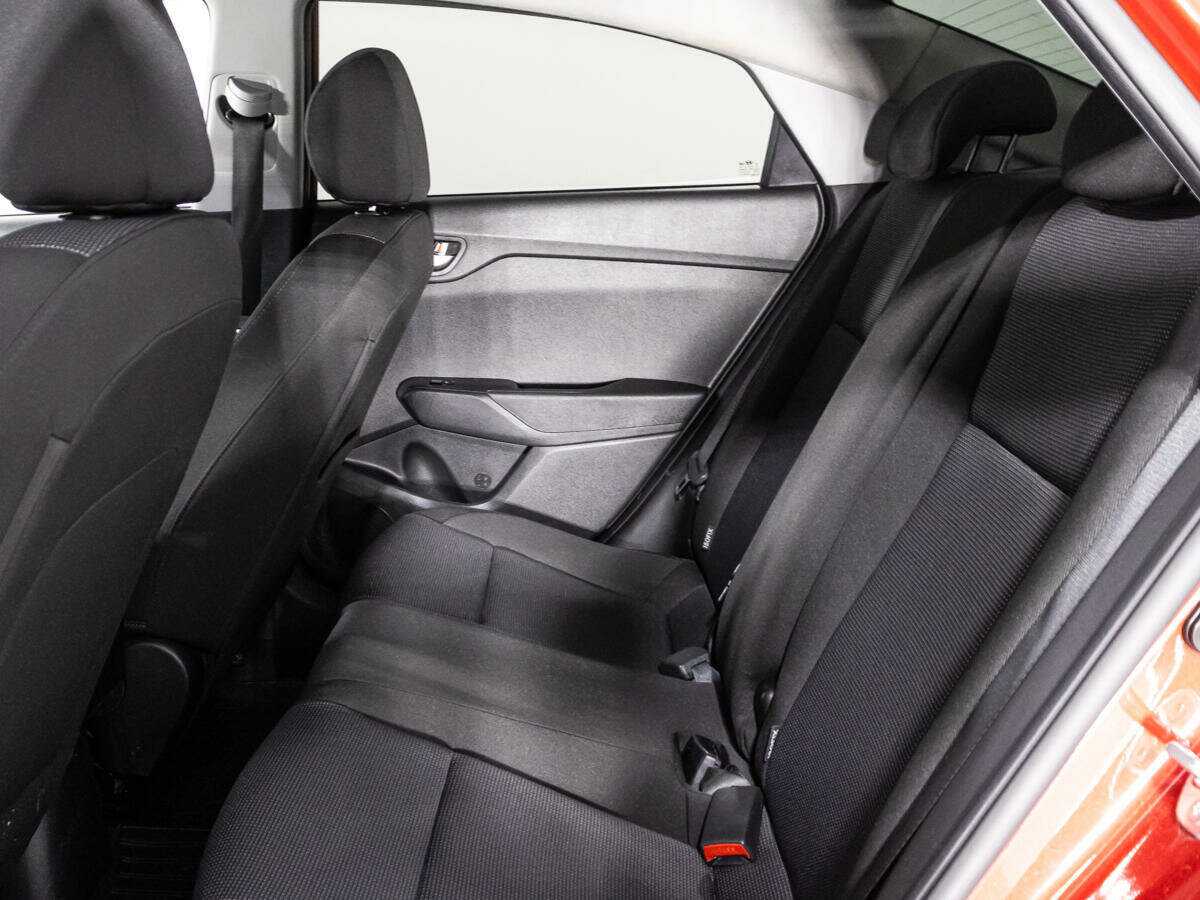 Hyundai Solaris с пробегом — 2021 год. Фото: #9