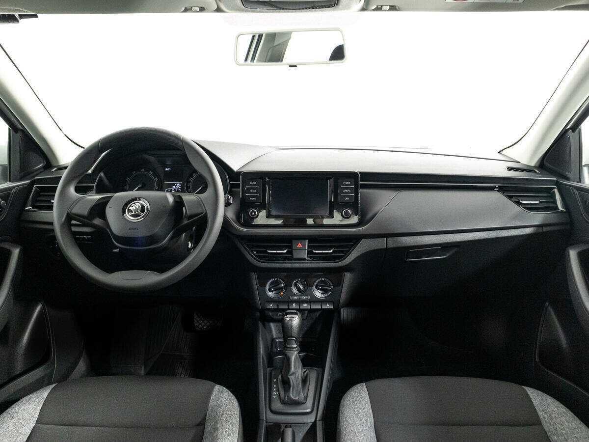 Skoda Rapid с пробегом — 2021 год. Фото: #11