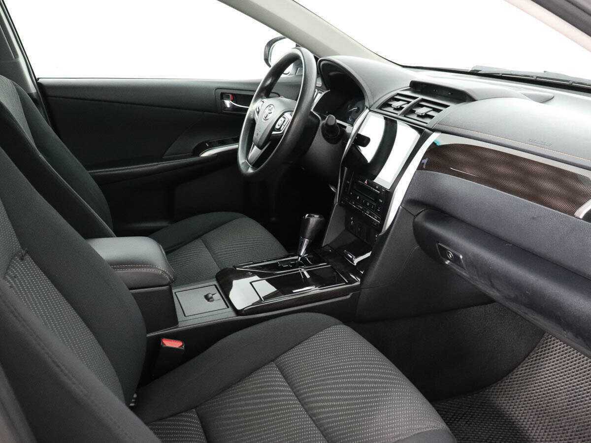 Toyota Camry с пробегом — 2015 год. Фото: #8