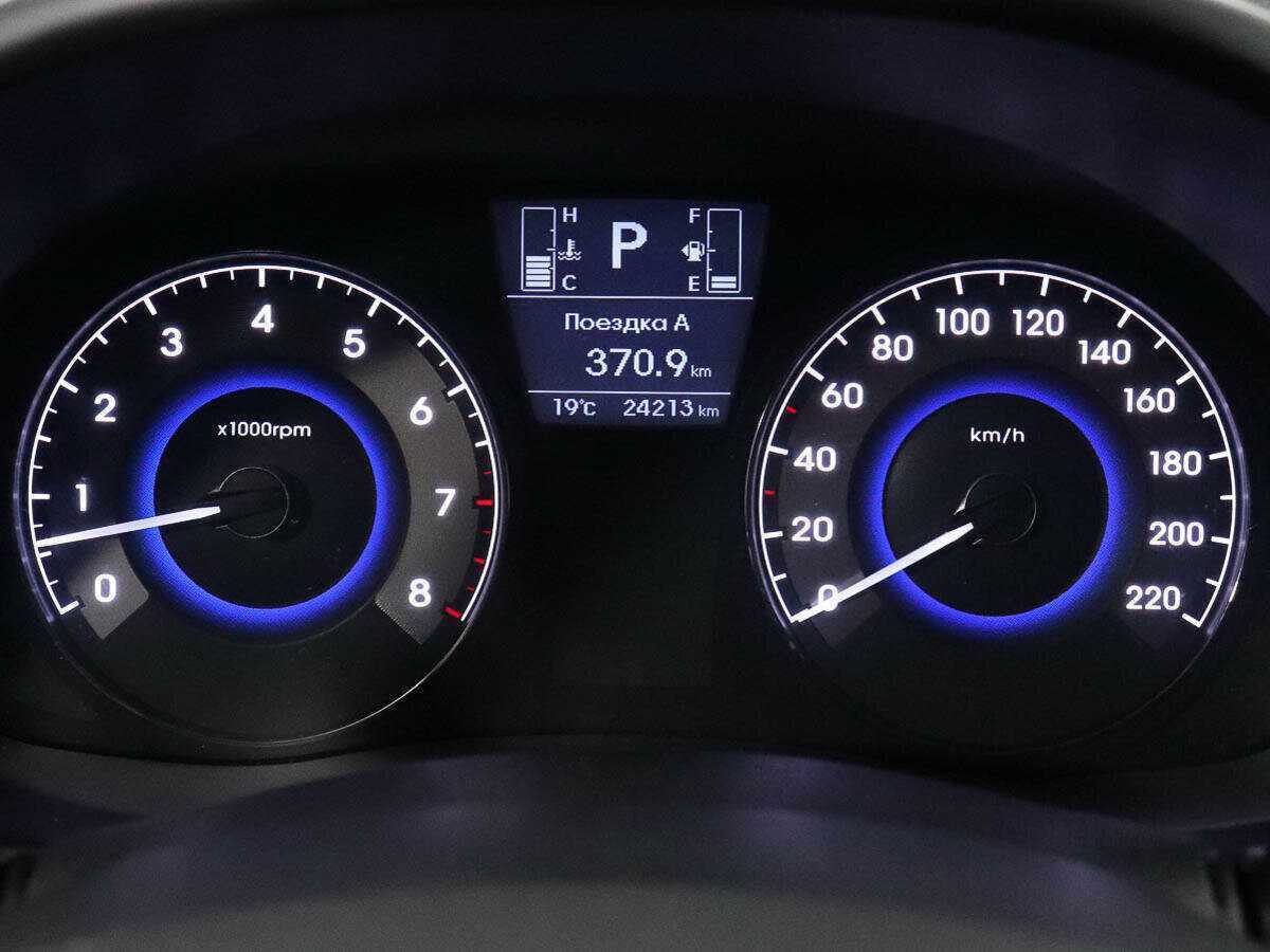 Hyundai Solaris с пробегом — 2015 год. Фото: #11