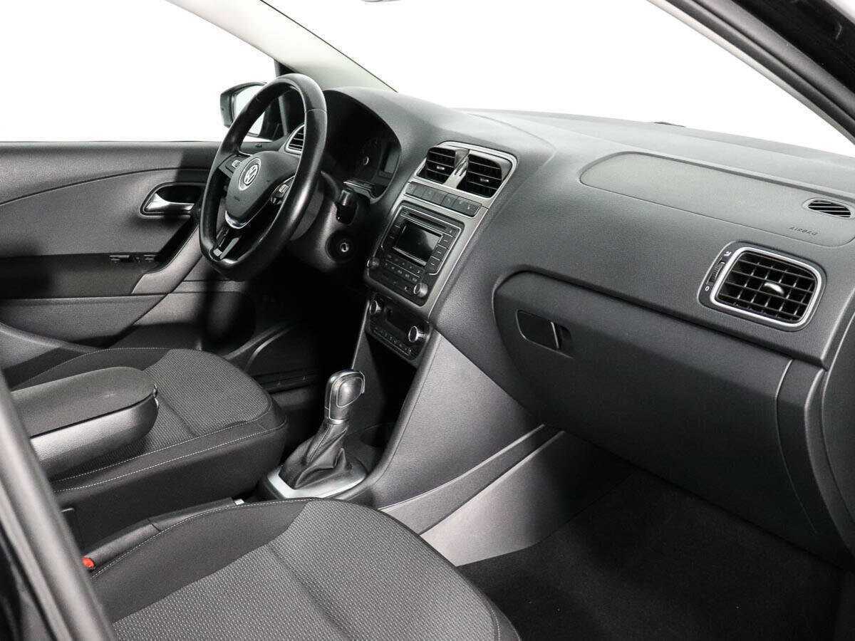 Volkswagen Polo с пробегом — 2017 год. Фото: #8