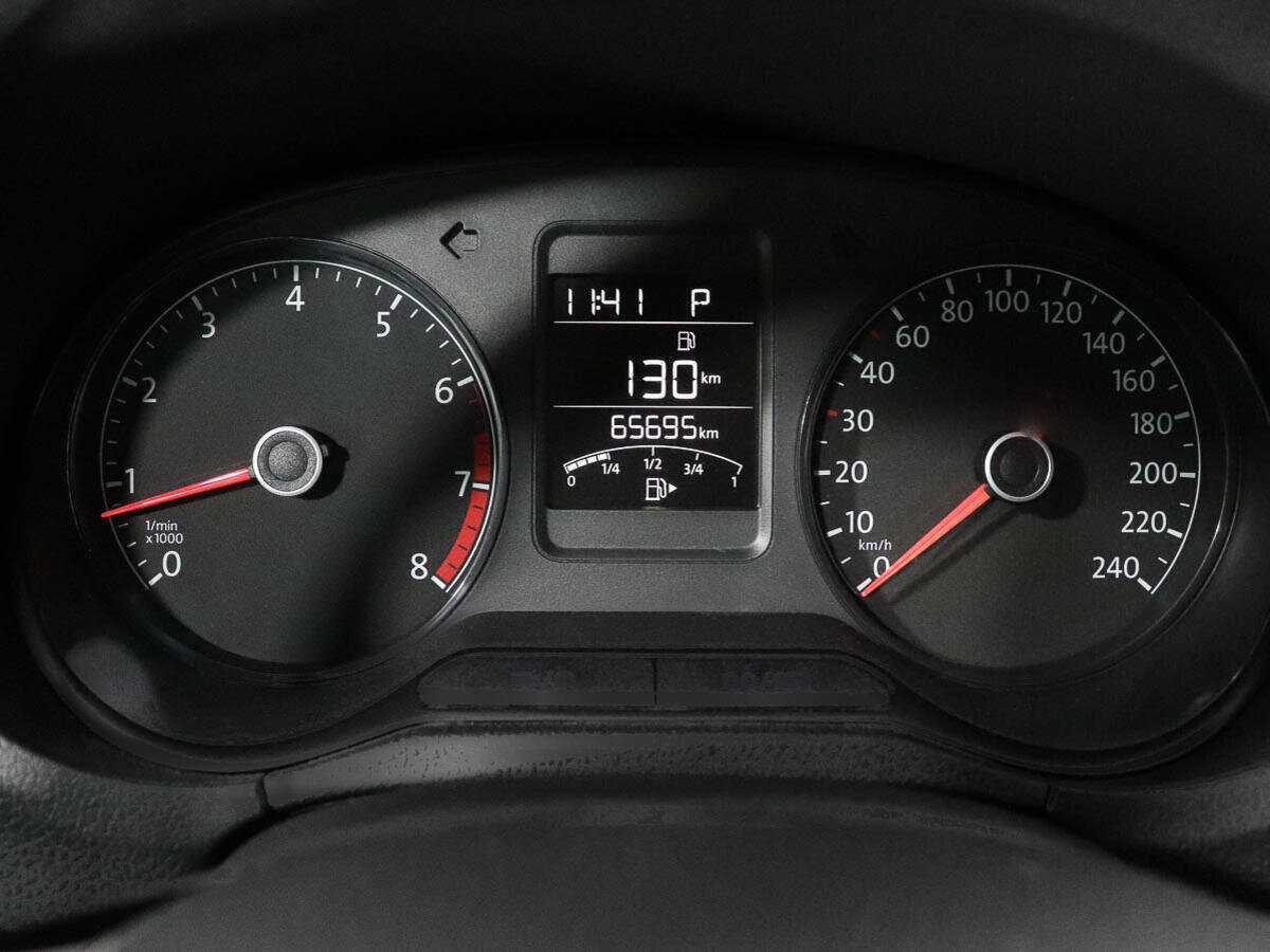 Volkswagen Polo с пробегом — 2017 год. Фото: #11