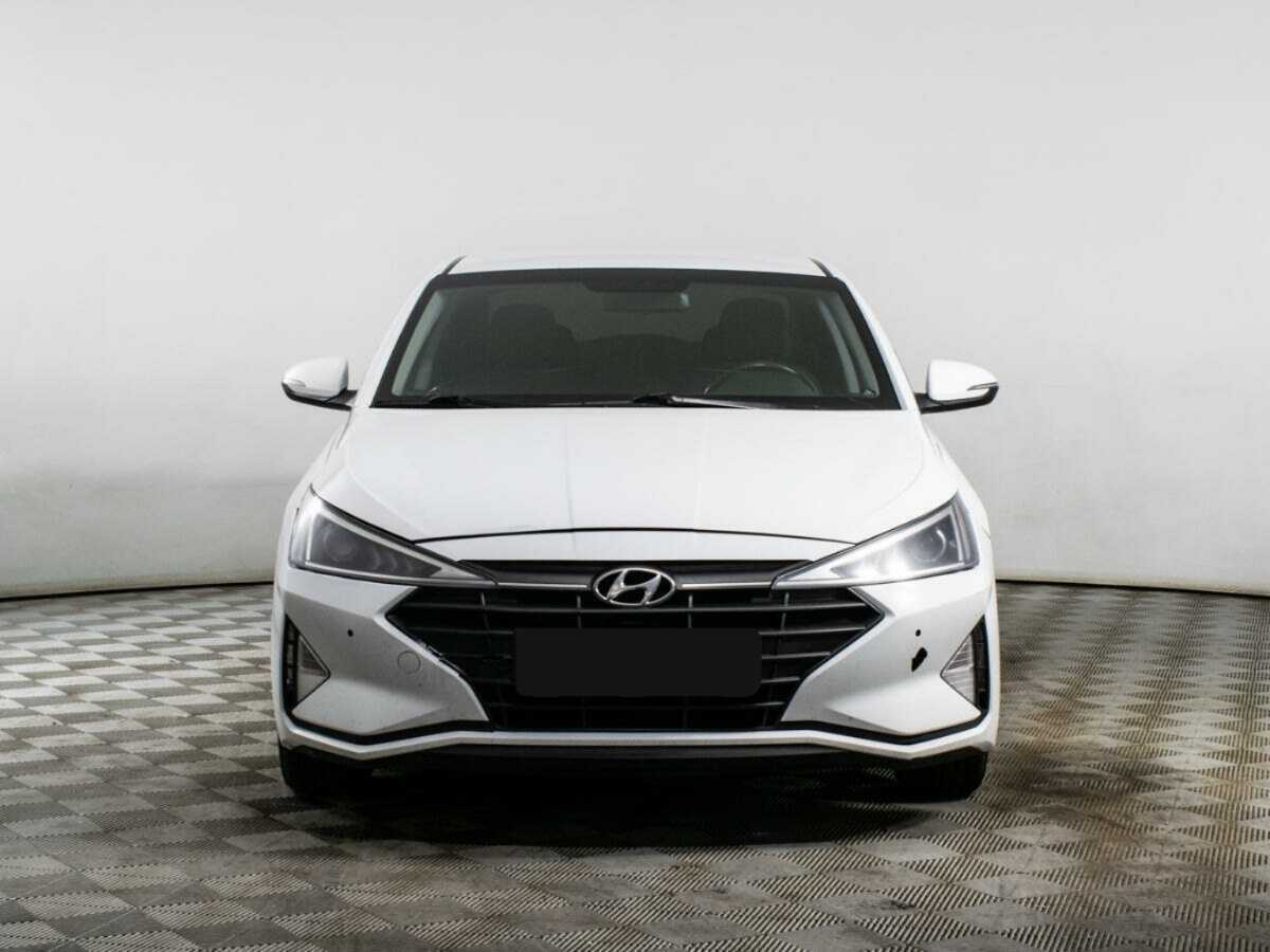 Hyundai Elantra с пробегом — 2019 год. Фото: #1