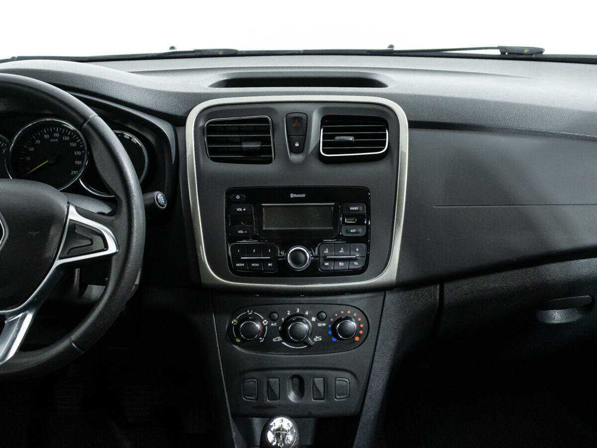 Renault Logan с пробегом — 2019 год. Фото: #13