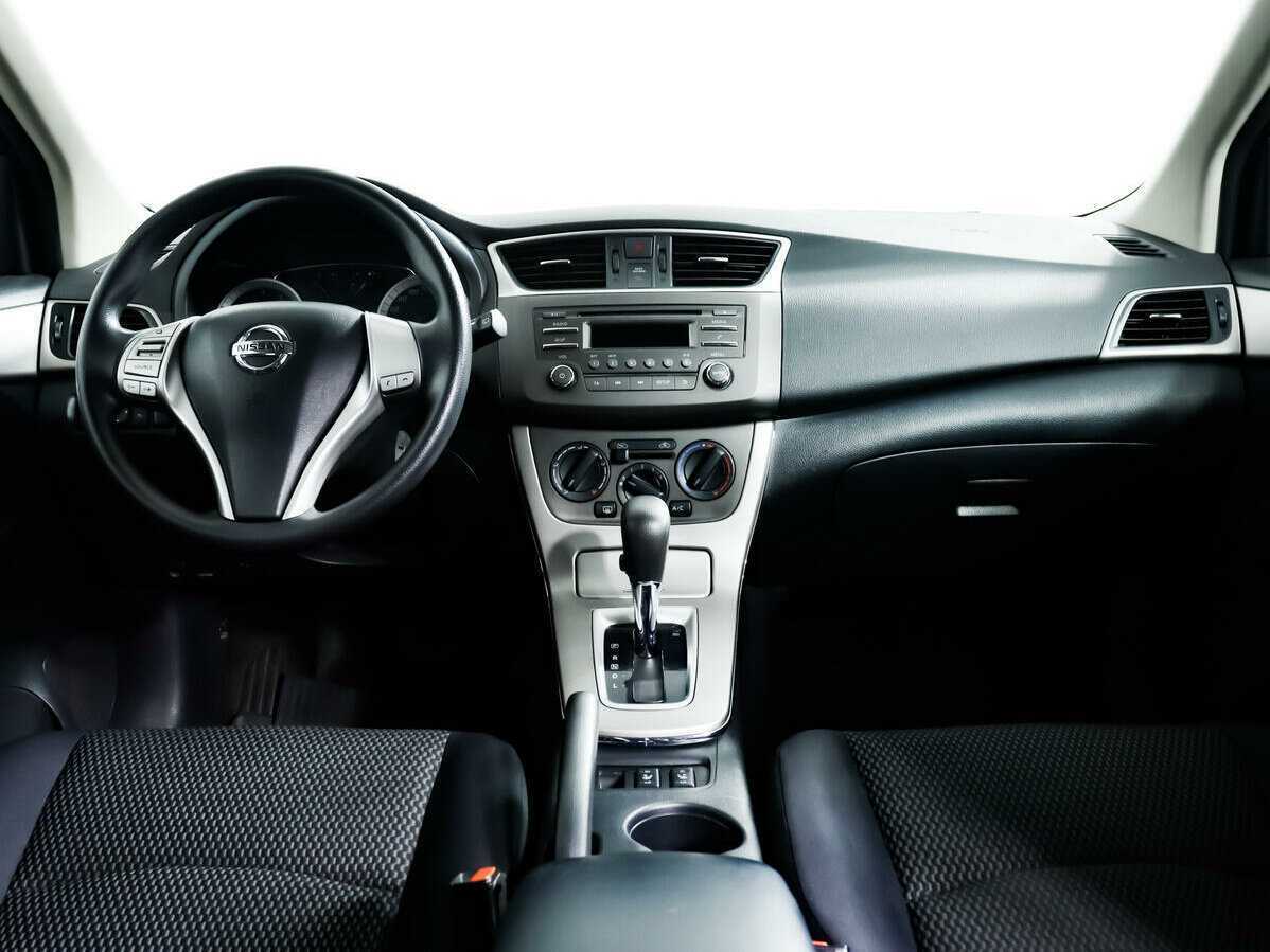 Nissan Tiida с пробегом — 2015 год. Фото: #8