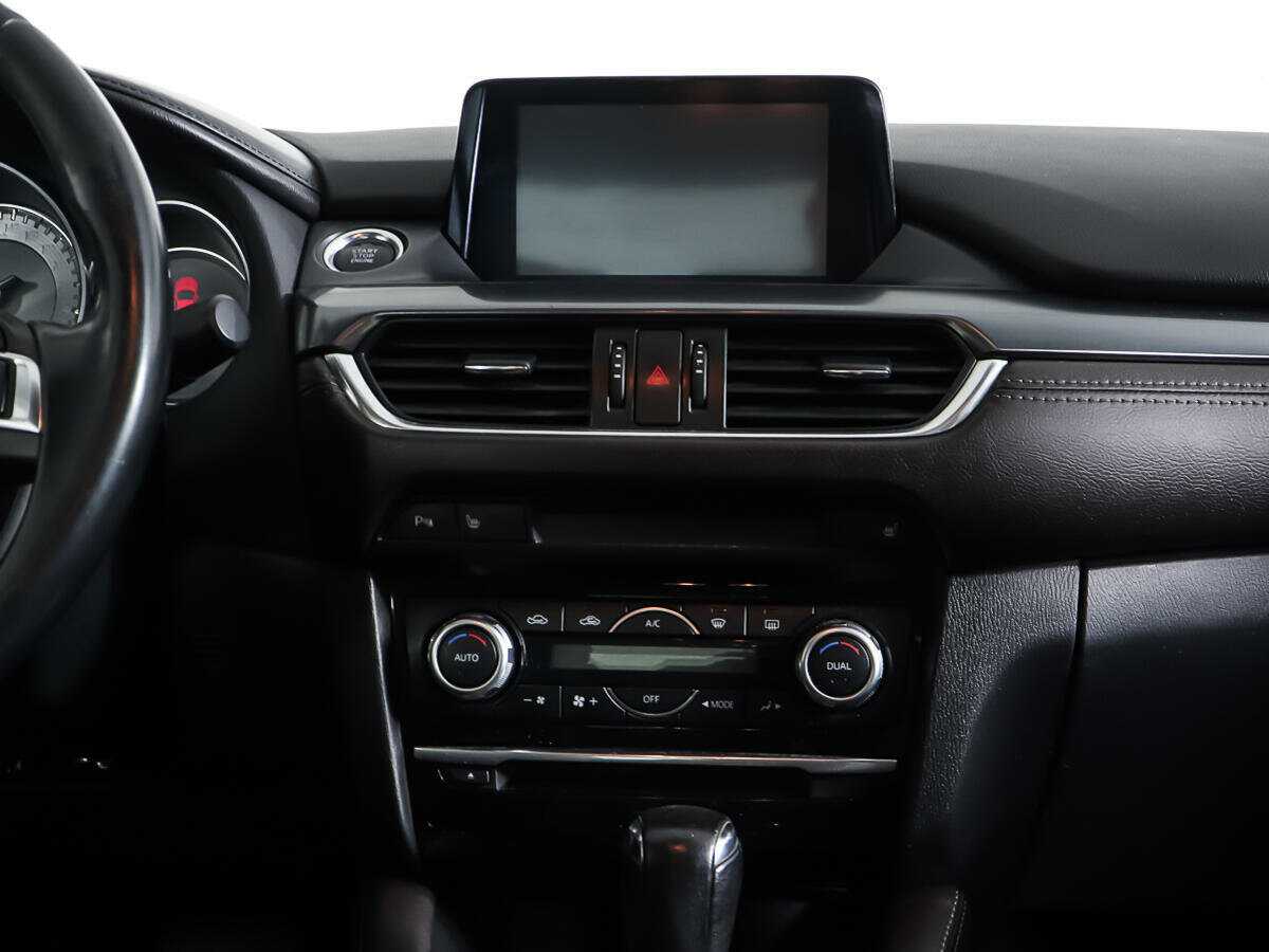 Mazda 6 с пробегом — 2015 год. Фото: #10