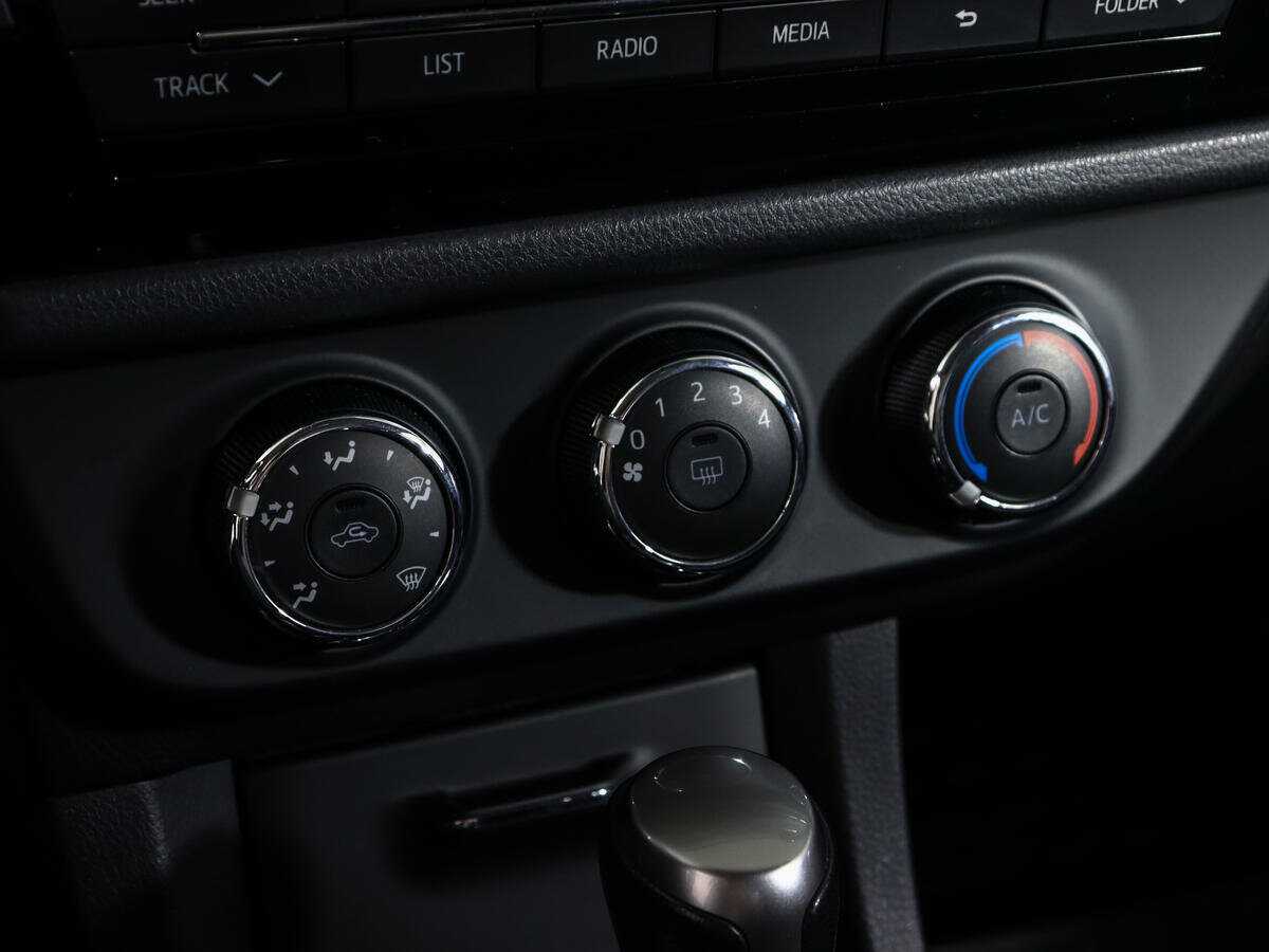 Toyota Corolla с пробегом — 2016 год. Фото: #13