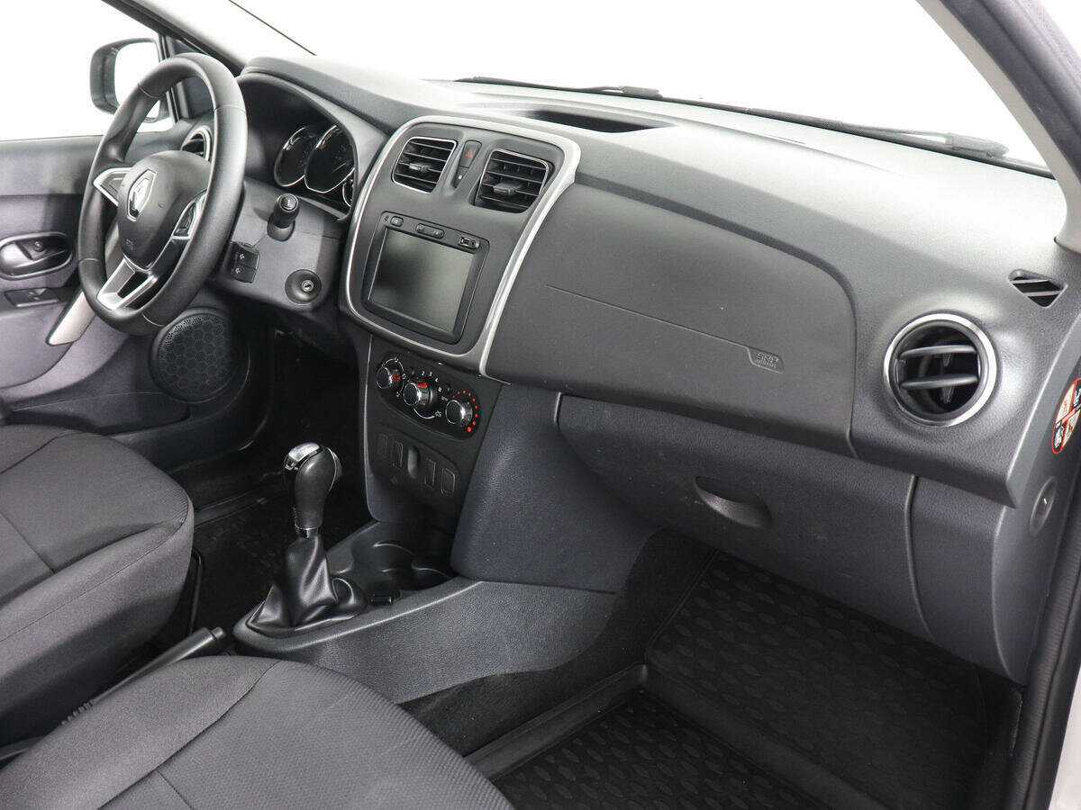 Renault Logan с пробегом — 2019 год. Фото: #9