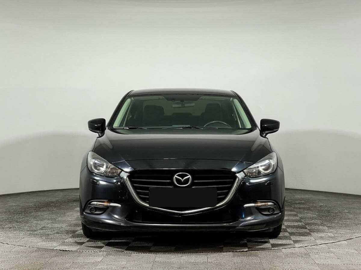 Mazda 3 с пробегом — 2017 год. Фото: #1