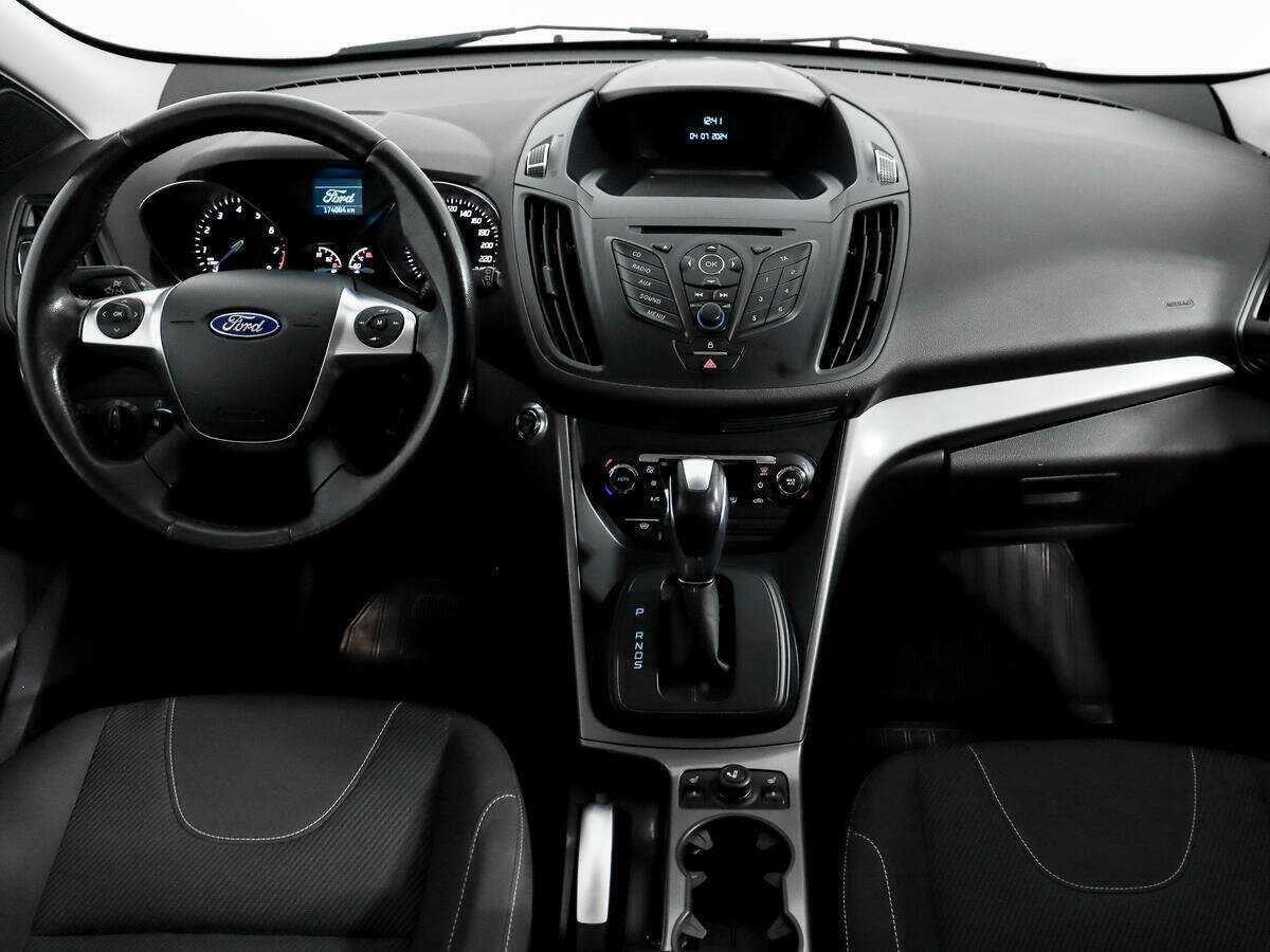 Ford Kuga с пробегом — 2015 год. Фото: #10