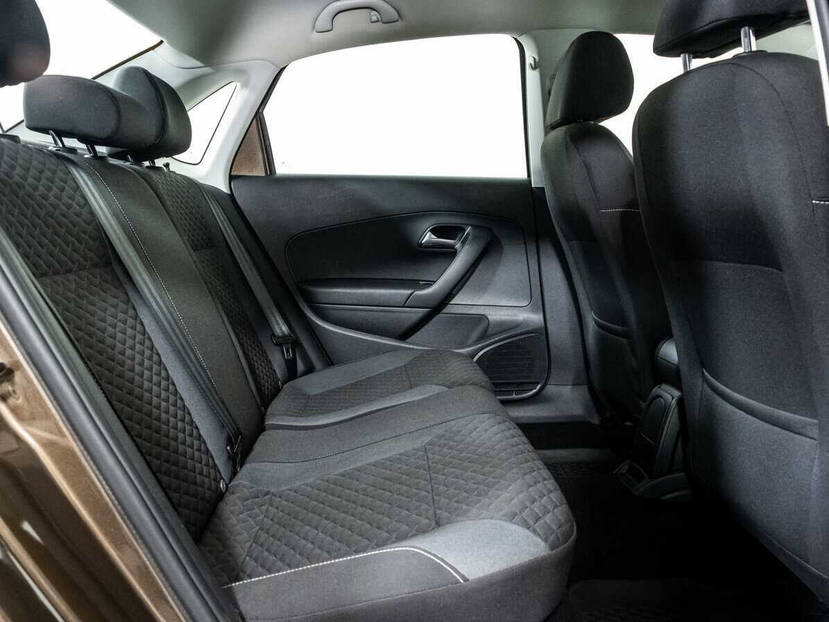 Volkswagen Polo с пробегом — 2018 год. Фото: #13