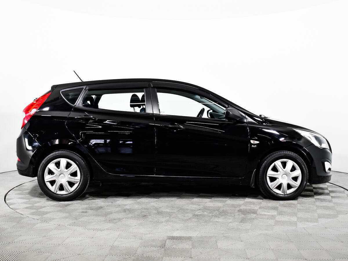 Hyundai Solaris с пробегом — 2015 год. Фото: #3