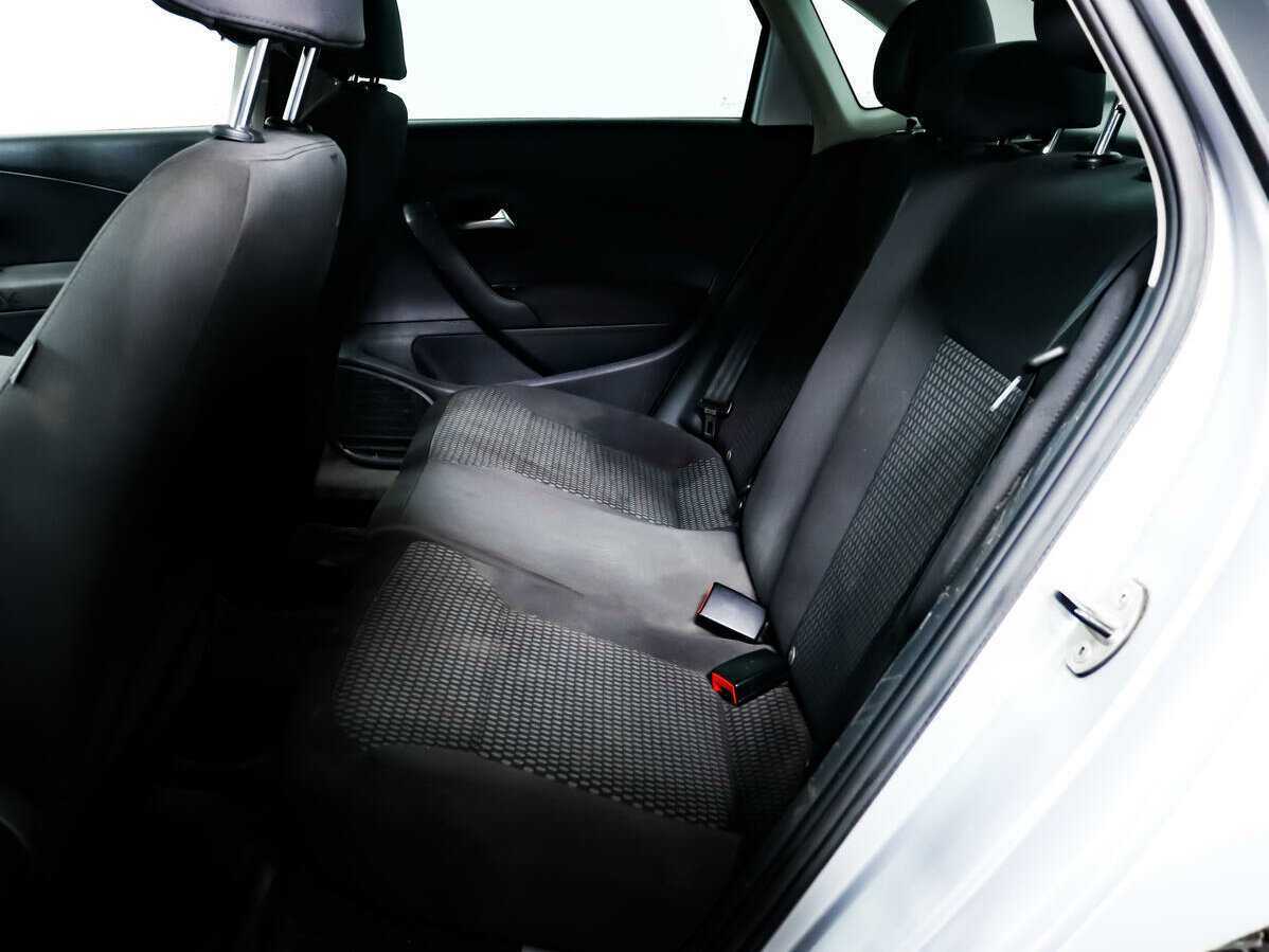 Volkswagen Polo с пробегом — 2012 год. Фото: #11