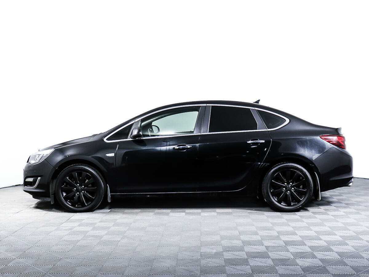 Opel Astra с пробегом — 2013 год. Фото: #6