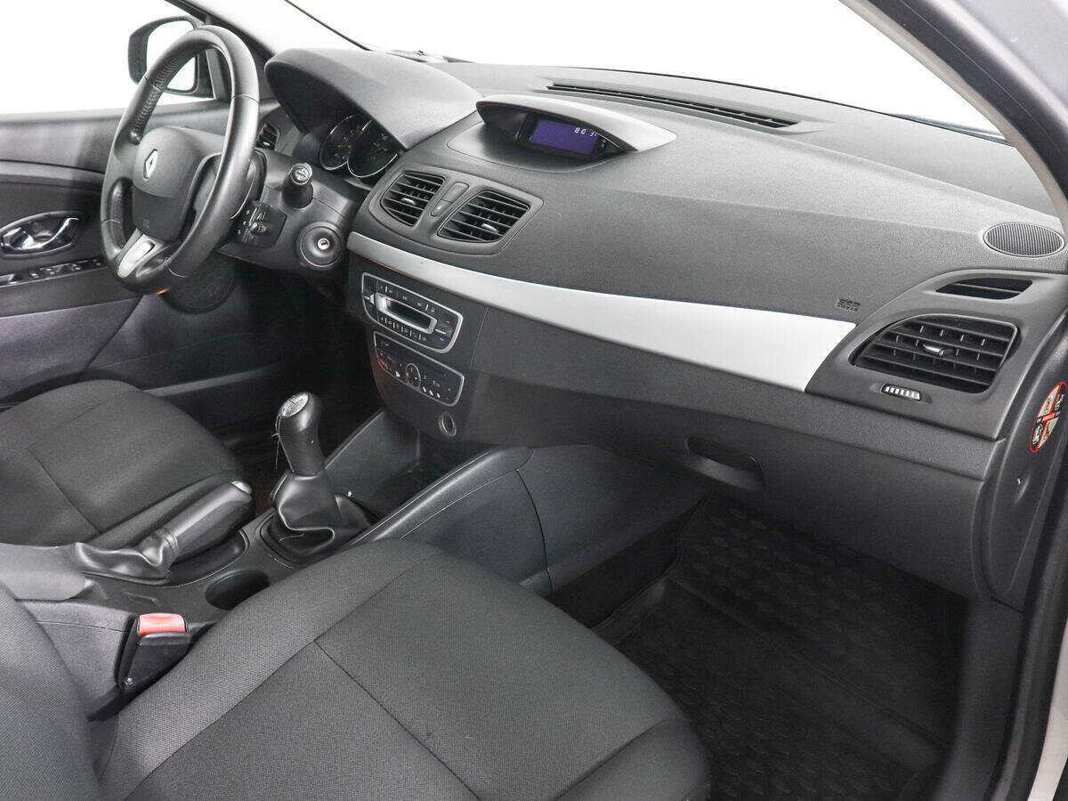 Renault Megane с пробегом — 2012 год. Фото: #9