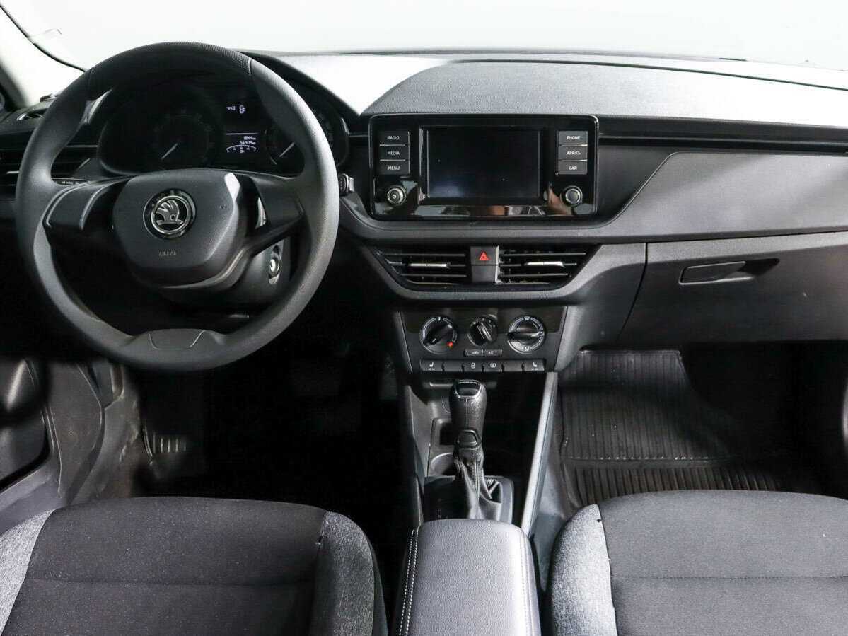 Skoda Rapid с пробегом — 2021 год. Фото: #11