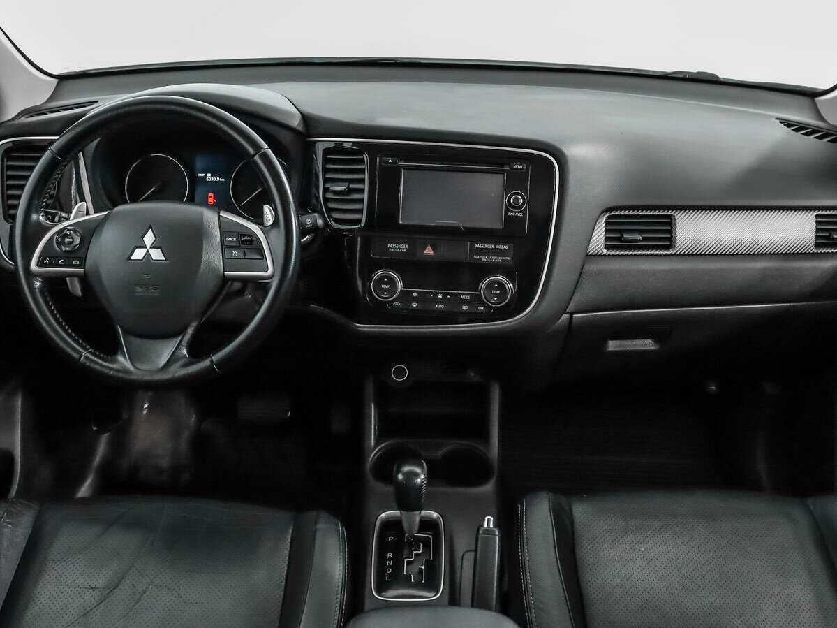 Mitsubishi Outlander с пробегом — 2014 год. Фото: #13