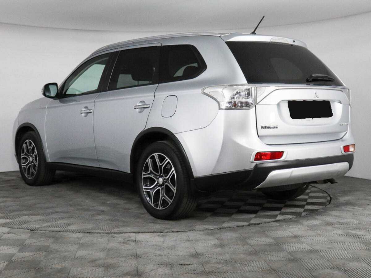 Mitsubishi Outlander с пробегом — 2014 год. Фото: #6
