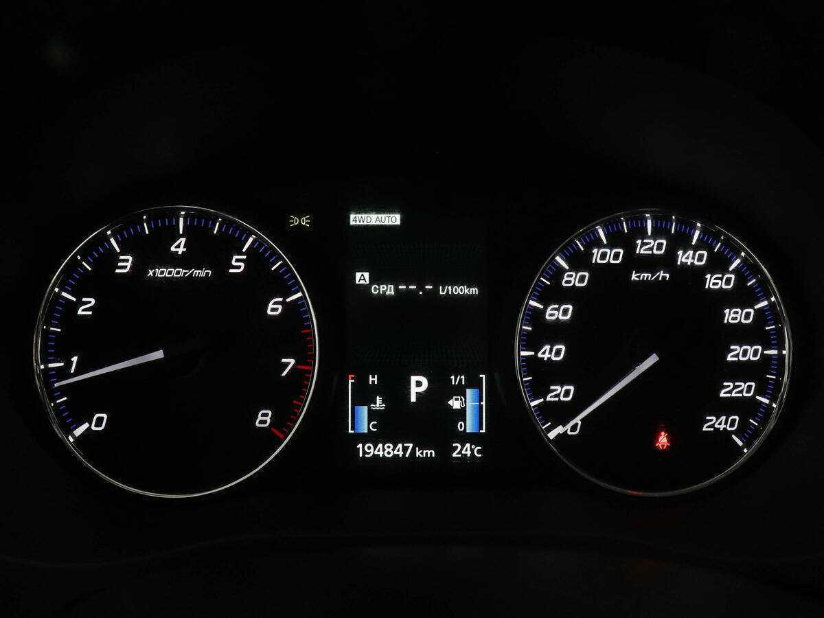 Mitsubishi Outlander с пробегом — 2014 год. Фото: #10