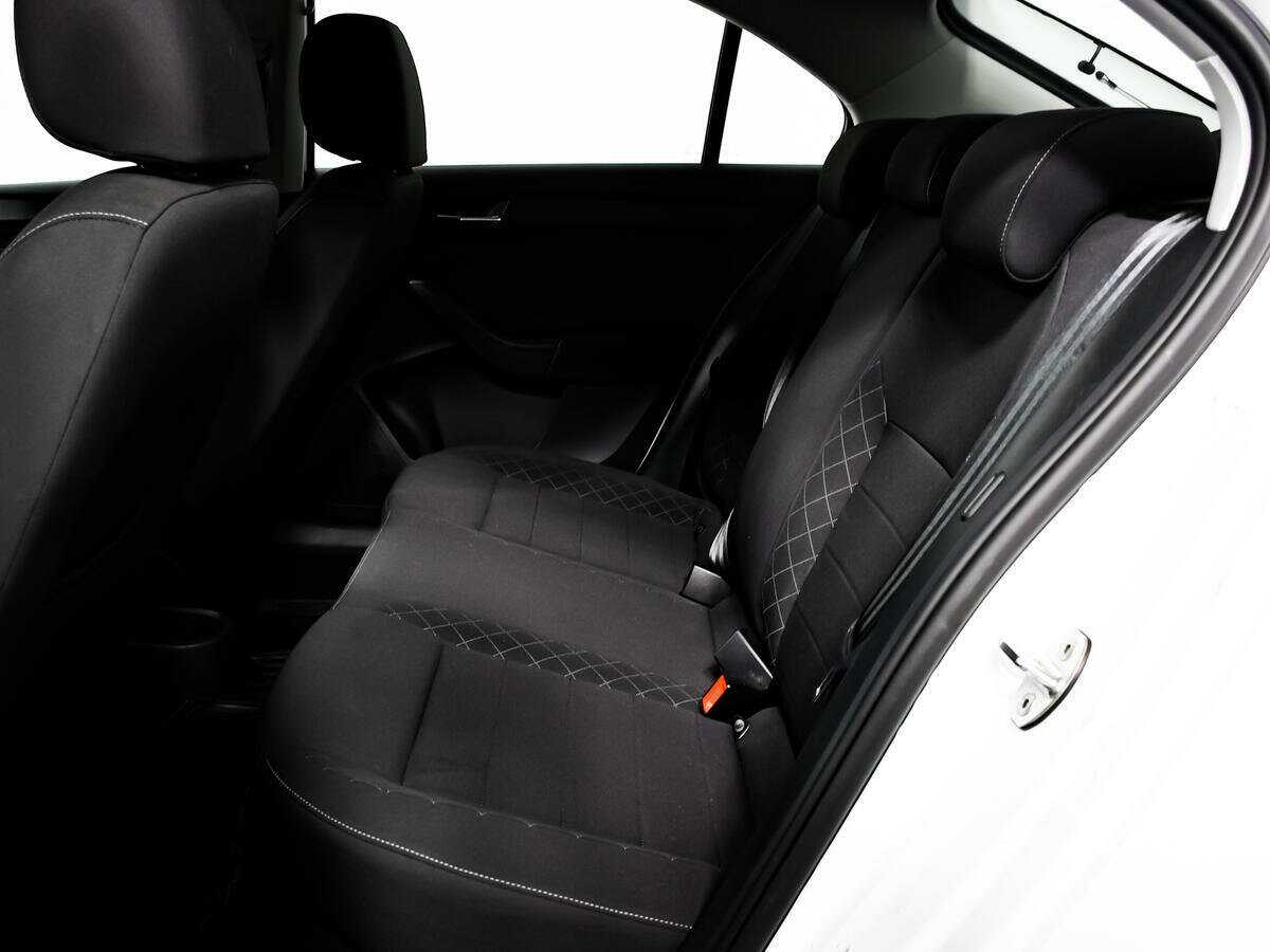 Skoda Rapid с пробегом — 2020 год. Фото: #11