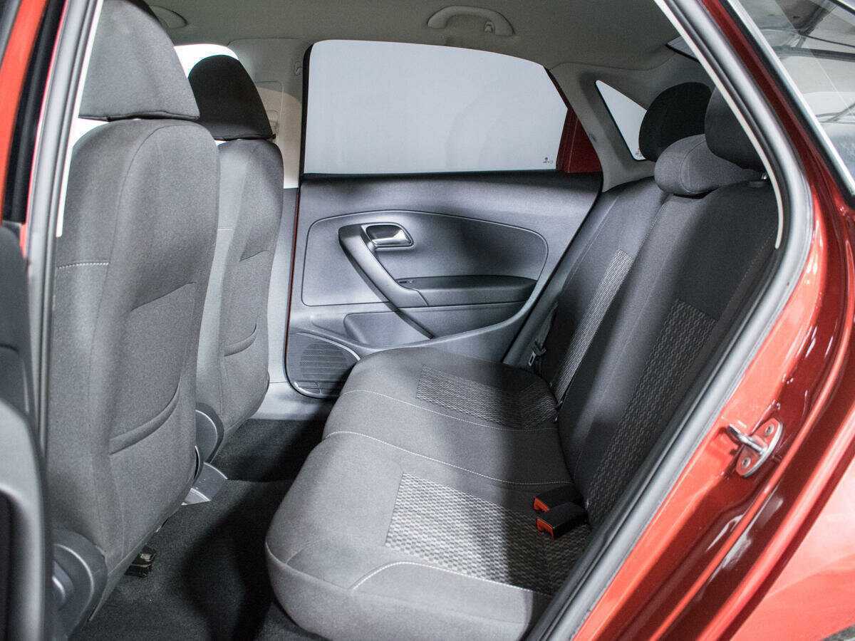 Volkswagen Polo с пробегом — 2016 год. Фото: #9